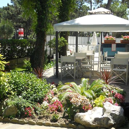 Hotel Sahara Milano Marittima Eksteriør billede