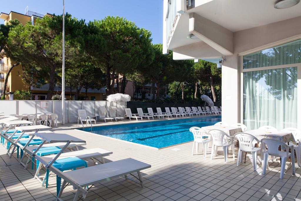 Hotel Sahara Milano Marittima Eksteriør billede