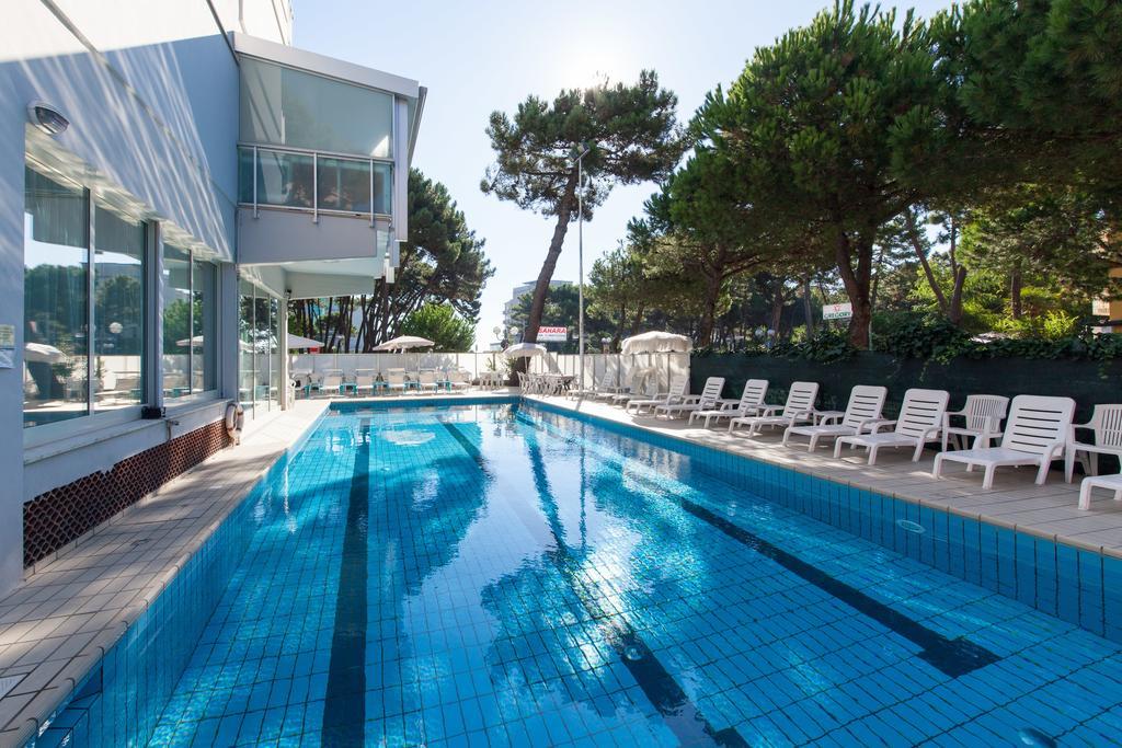 Hotel Sahara Milano Marittima Eksteriør billede