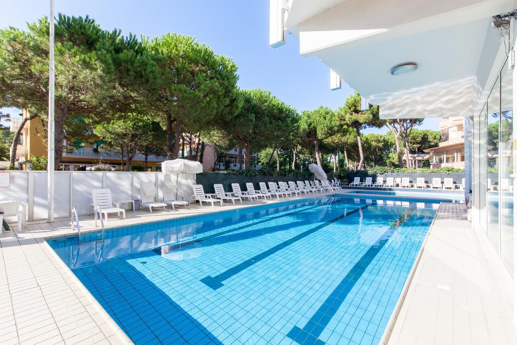 Hotel Sahara Milano Marittima Eksteriør billede