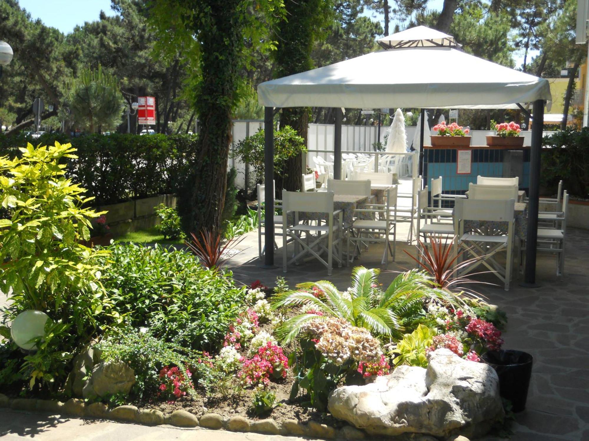 Hotel Sahara Milano Marittima Eksteriør billede
