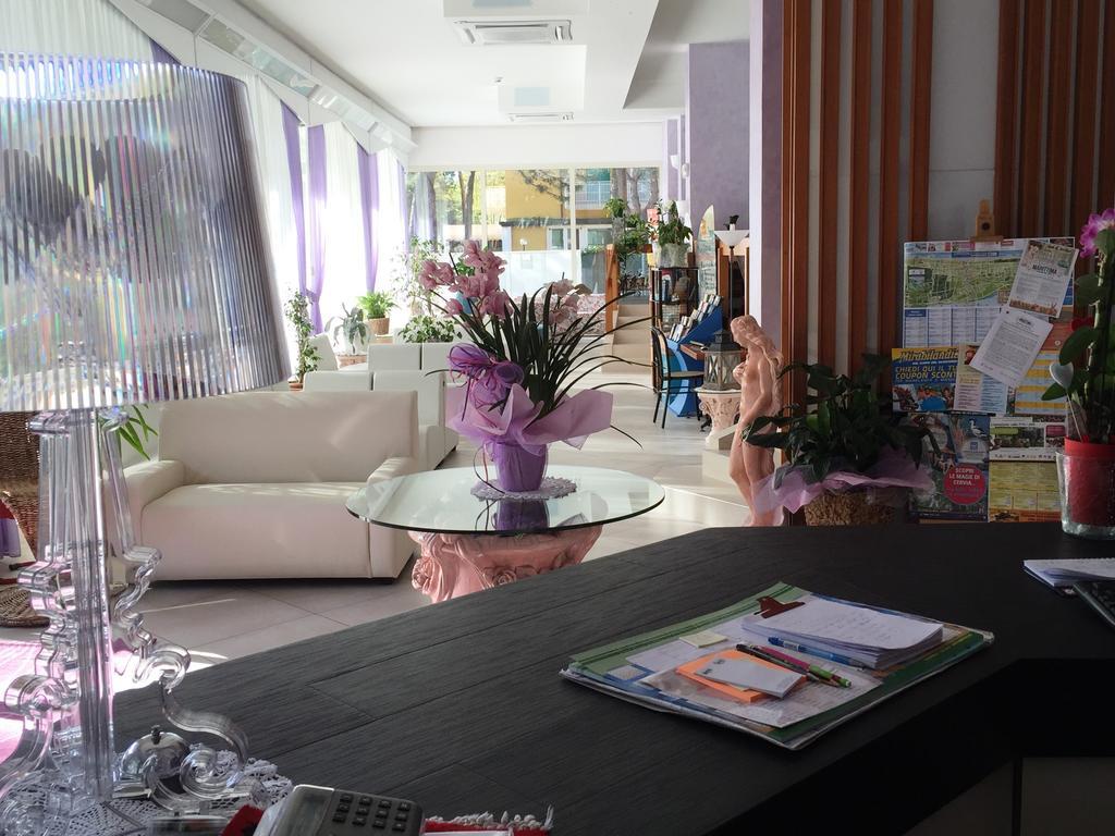 Hotel Sahara Milano Marittima Eksteriør billede