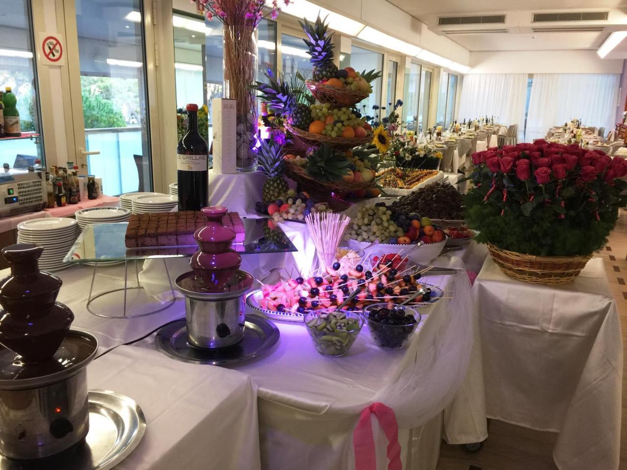 Hotel Sahara Milano Marittima Eksteriør billede