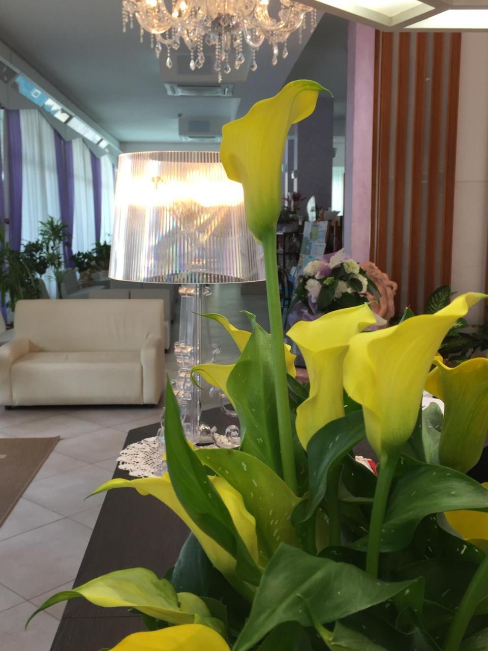 Hotel Sahara Milano Marittima Eksteriør billede
